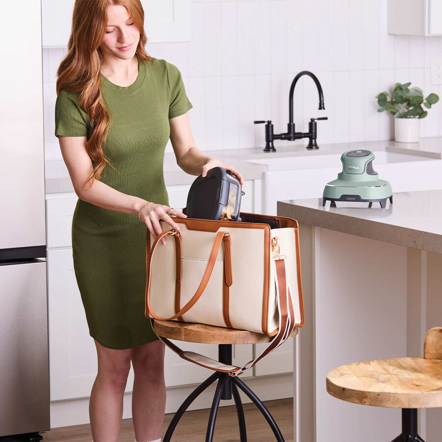 ninja crispi 4-in-1 portable glass air fryer - sage green - family set