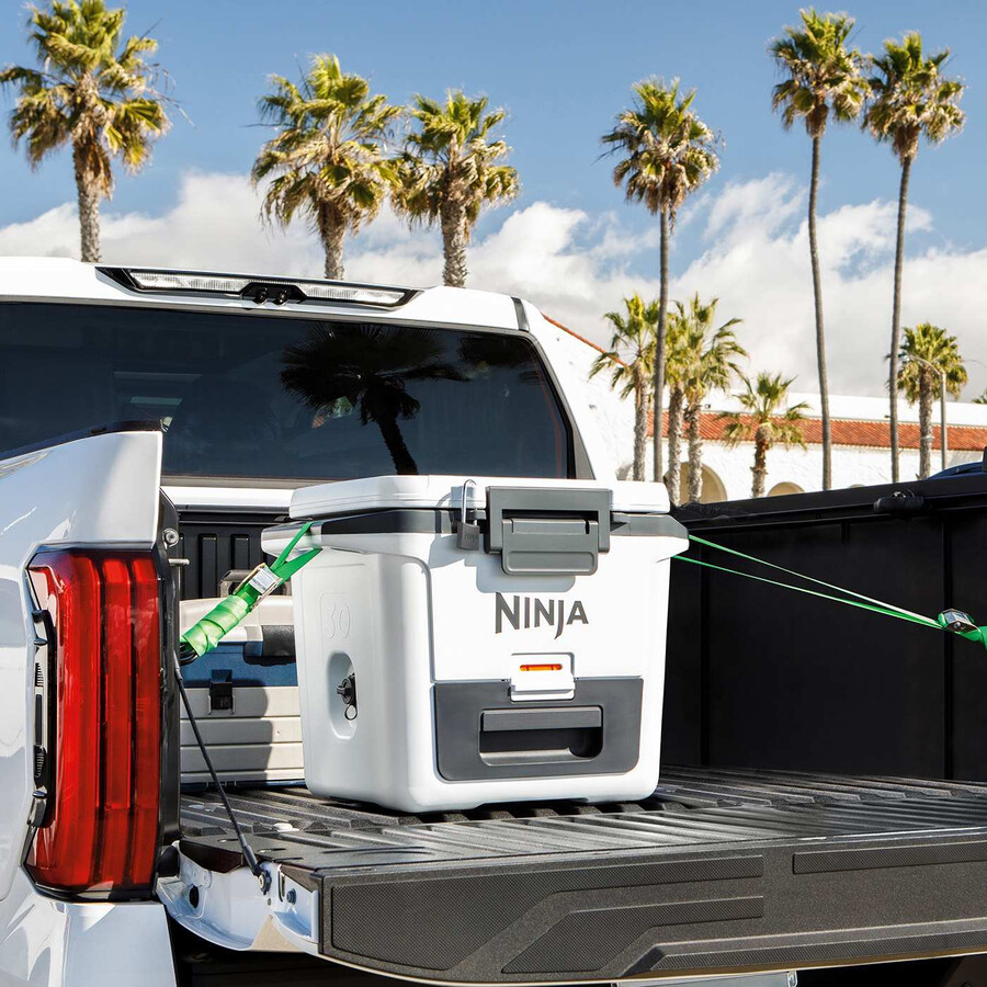 ninja frostvault 30qt28l hard cooler - cloud white fb131ukwh