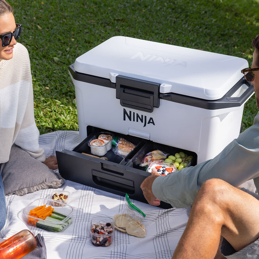 ninja frostvault 50qt47l hard cooler - cloud white fb151ukwh