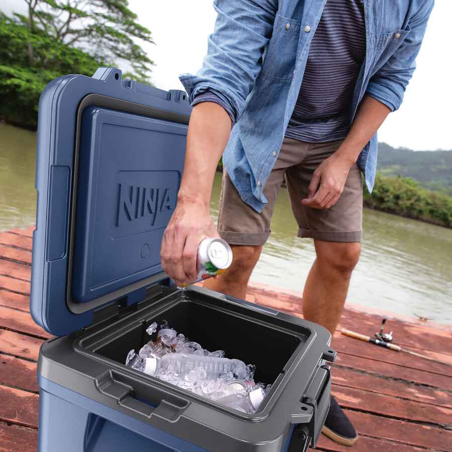 ninja frostvault 30qt28l wheeled cooler with dry zone lakeshore blue fb230ukbl