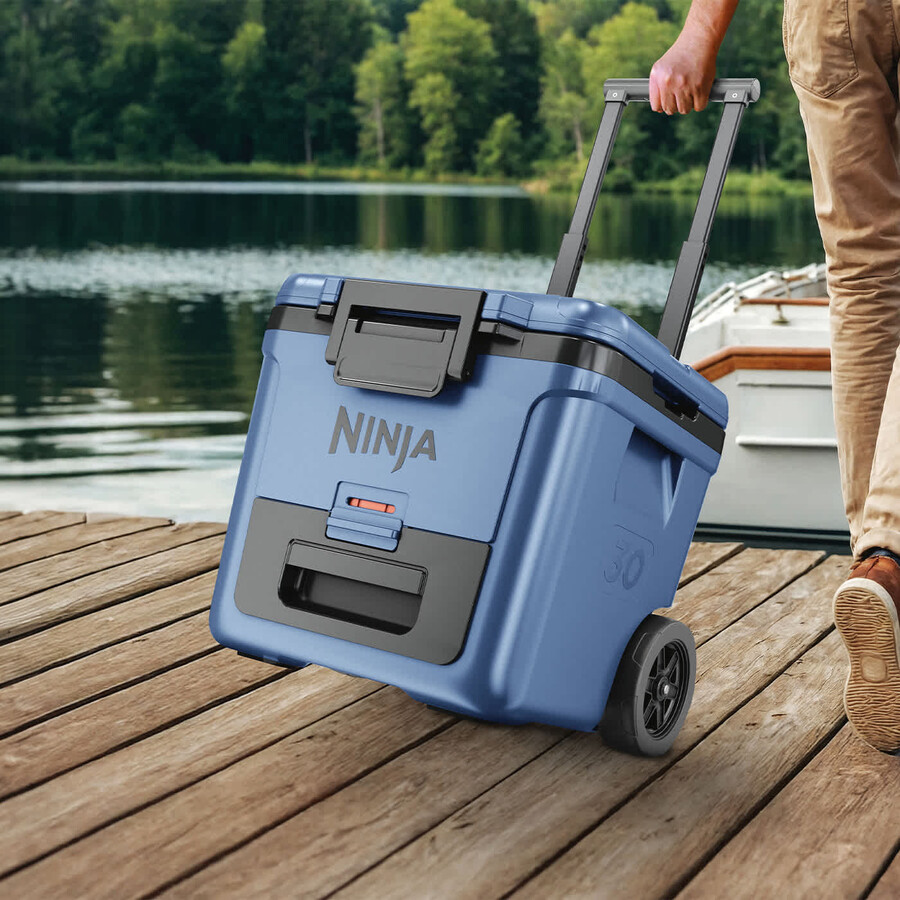 ninja frostvault 30qt28l wheeled cooler with dry zone lakeshore blue fb230ukbl