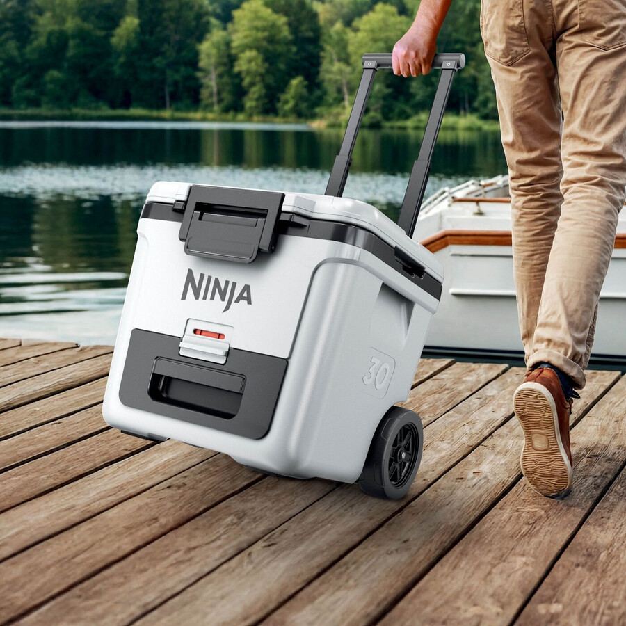 ninja frostvault 30qt28l wheeled cooler with dry zone cloud white fb230ukwh