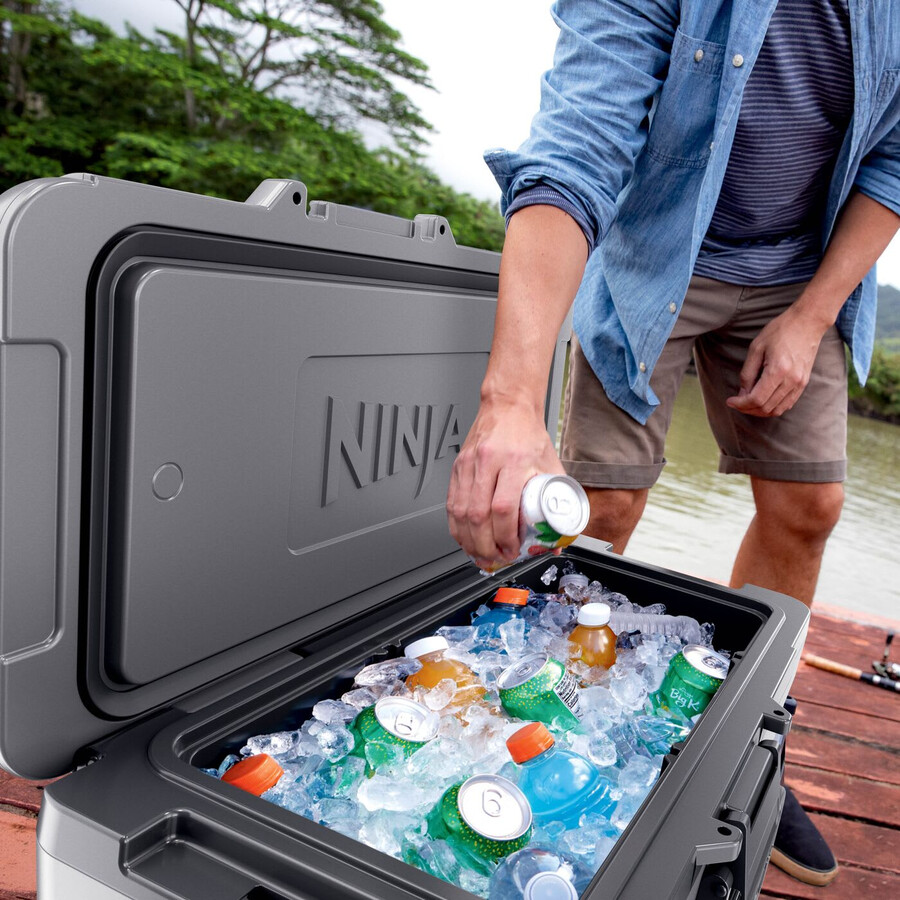 ninja frostvault 65qt61l wheeled cooler with dry zone slate grey fb265euukgy