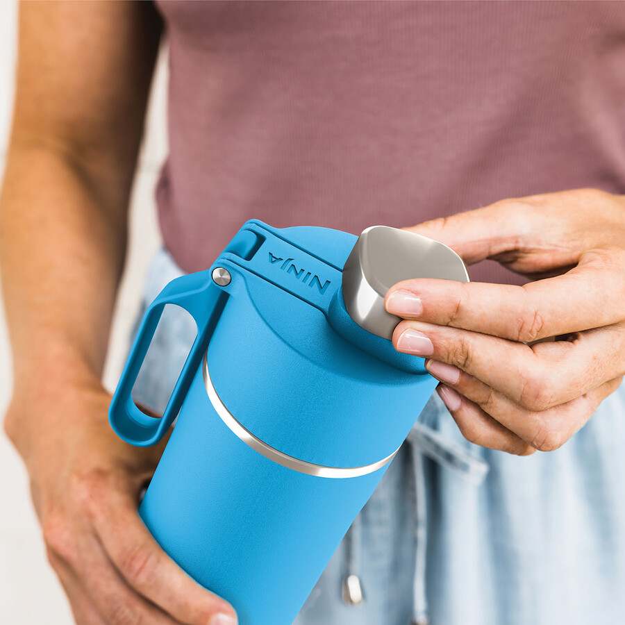 ninja thirsti 530 ml travel bottle – tropical blue dw1801euuksb