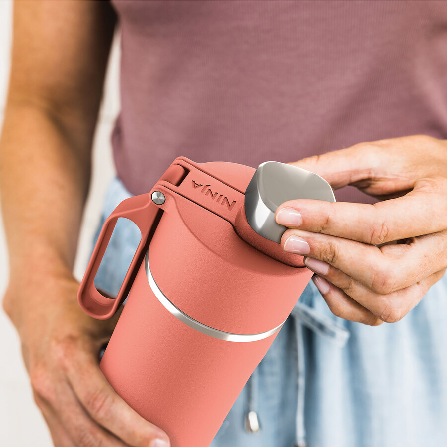 ninja thirsti 700 ml travel bottle – coral dw2401euukpe