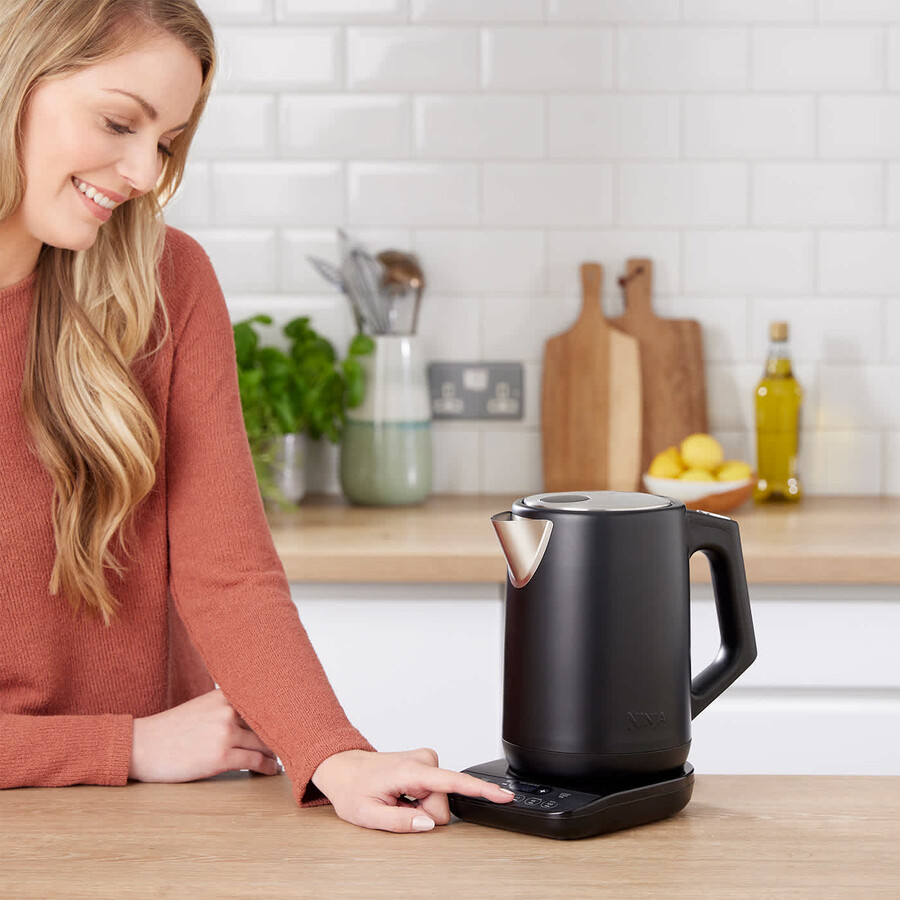 ninja black perfect temperature kettle rapid boil – kt200uk