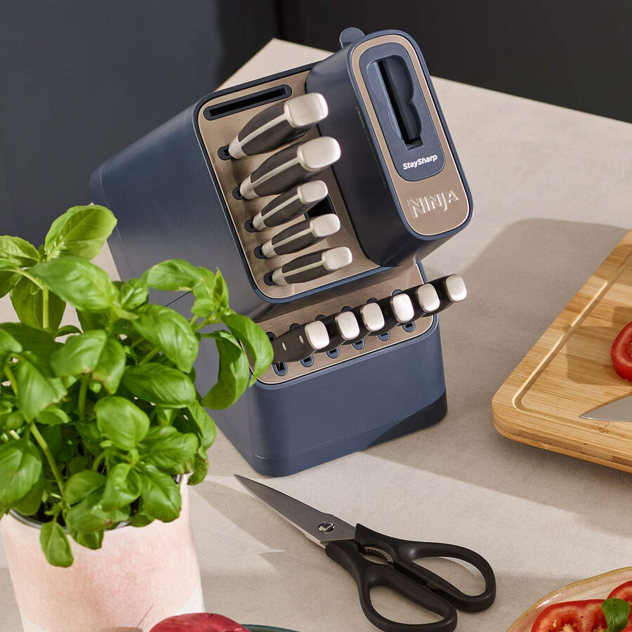 ninja foodi staysharp knife block with integrated sharpener deluxe 14-piece set - cyber space k32014ukcyd
